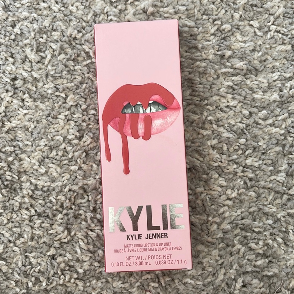 Kylie Lip Kit Matte in the shade 500 KRISTEN